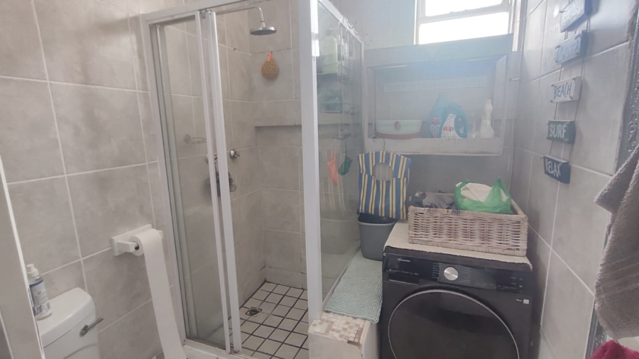 2 Bedroom Property for Sale in Stilbaai Oos Western Cape